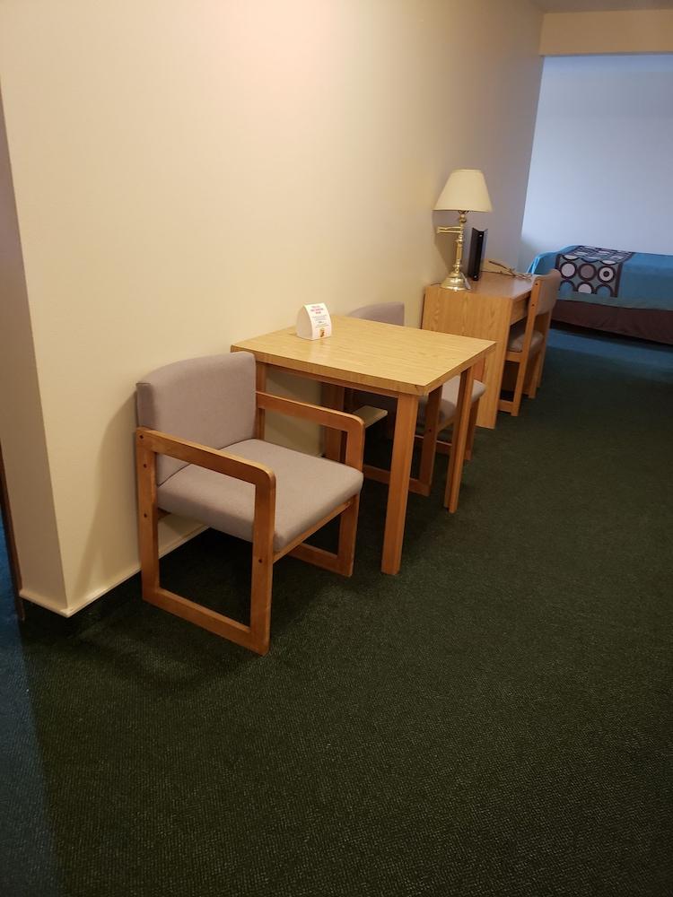 穆斯乔速8酒店 外观 照片